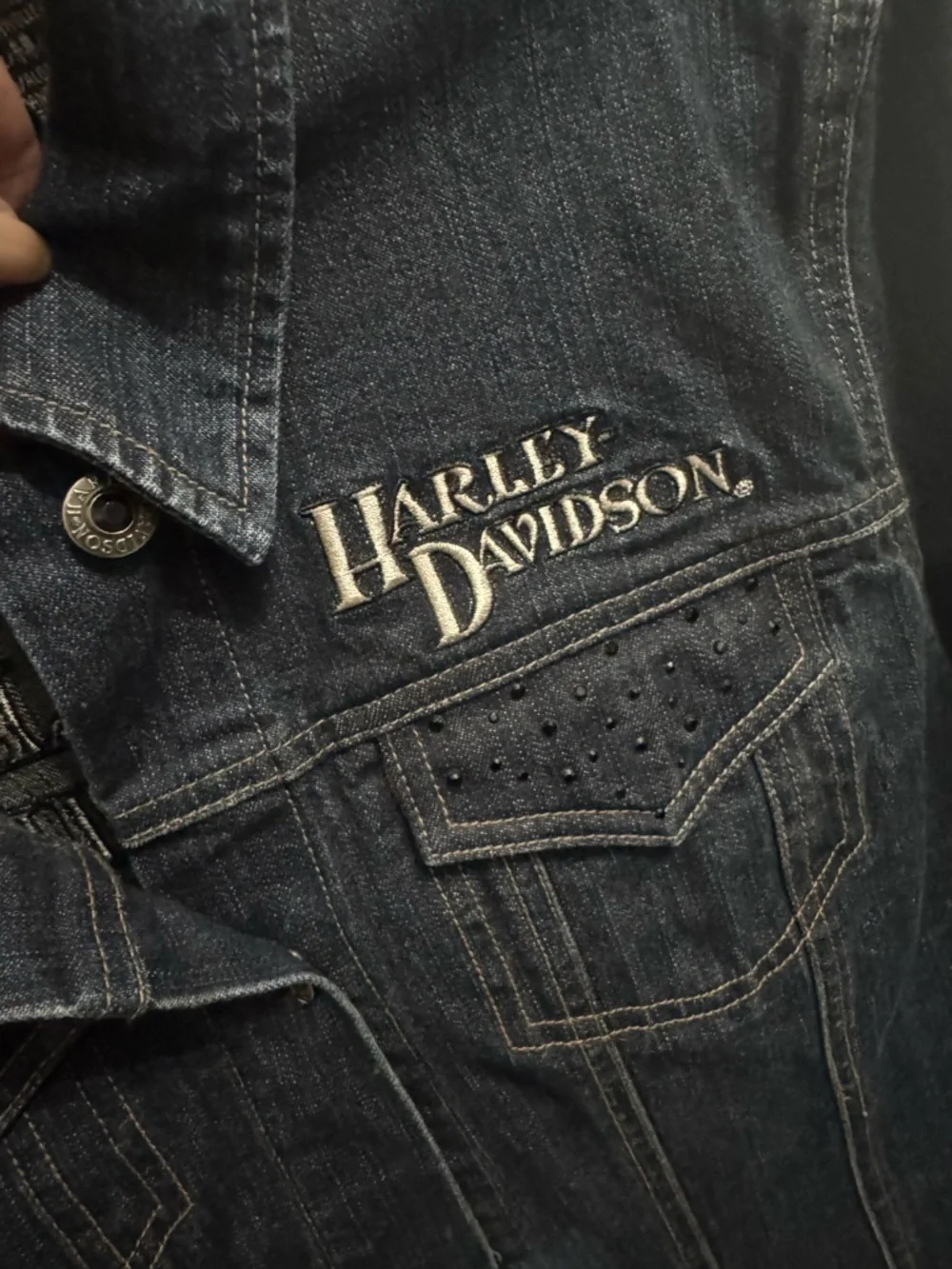 The BEST Harley-Davidson Denim Jacket everrr🖤 - Picture 4 of 10